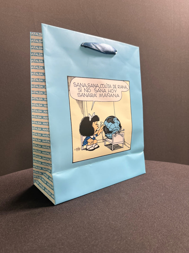 Cargue la imagen en el visor de la galería, Bolsa para regalo mediana Mafalda &quot;Este mundo es una sopa&quot;
