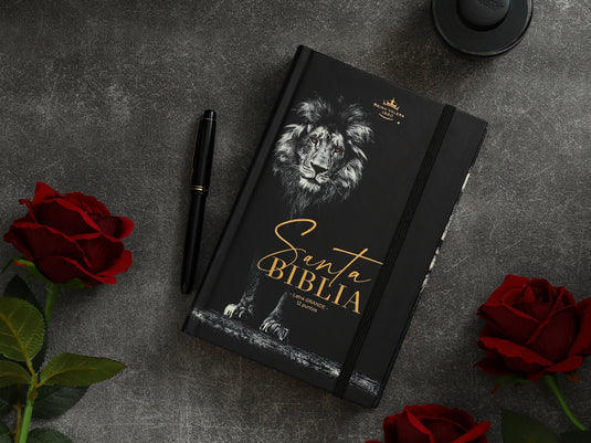 Biblia RVR 1960, Tamaño Manual, Letra Grande, tapa dura con elástico León