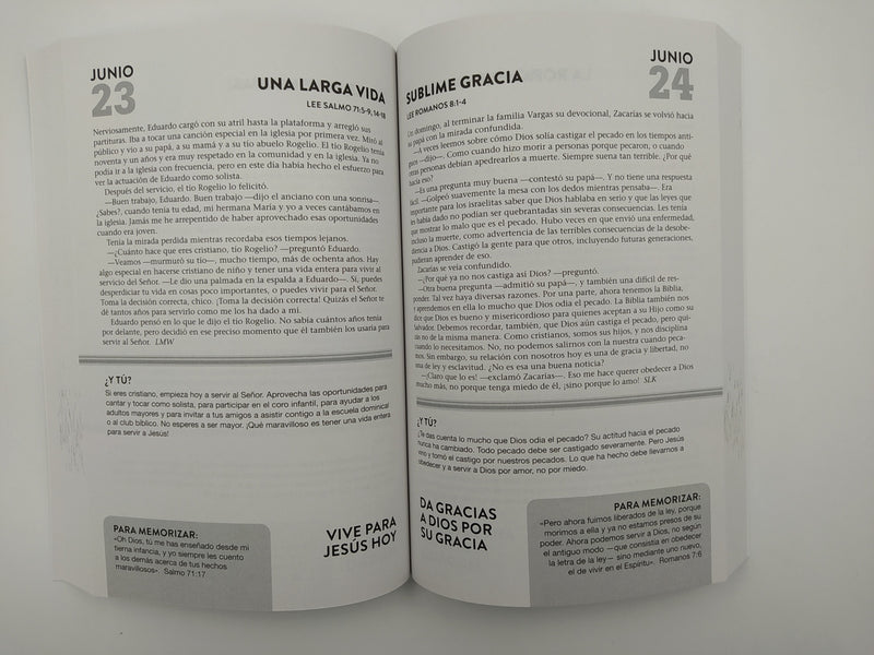 Cargue la imagen en el visor de la galería, Devocional en un año para niños, volumen 2
