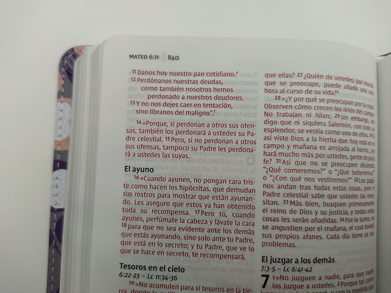 Cargue la imagen en el visor de la galería, Santa Biblia NVI, Ultrafina Compacta, i/piel Flores
