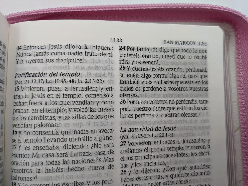 Cargue la imagen en el visor de la galería, Biblia de Promesas para mujeres RVR 1960, cierre zíper, i/piel floral
