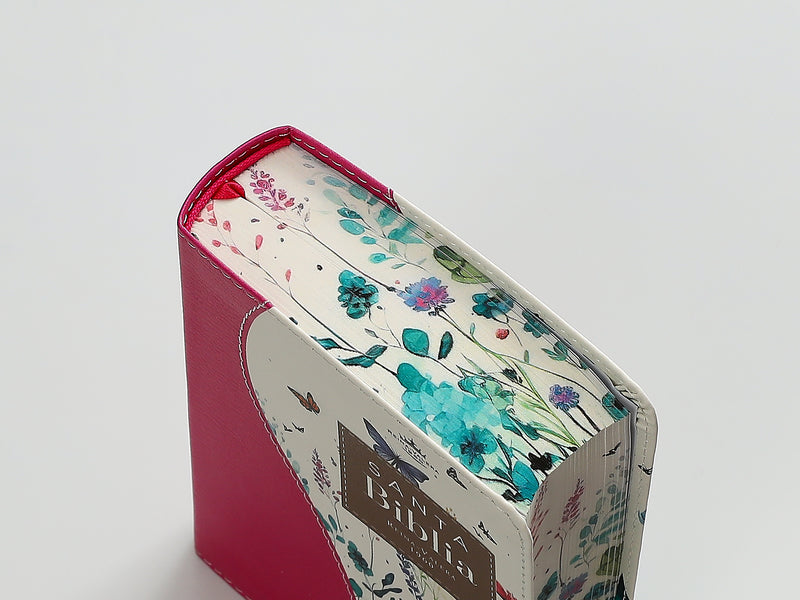 Cargue la imagen en el visor de la galería, Biblia de Bolsillo RVR 1960, imitación piel fucsia flores y mariposas
