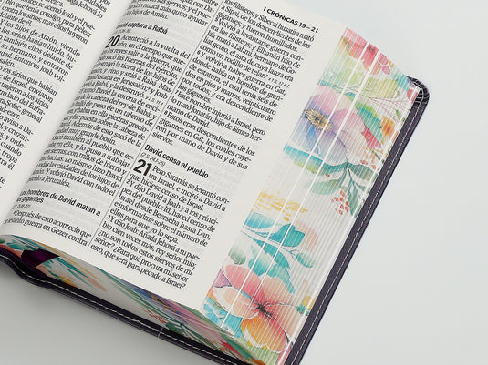 Biblia RVR 1960, Tamaño portátil, Letra Grande, imitación piel morada con flores