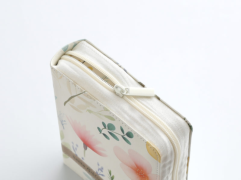 Cargue la imagen en el visor de la galería, Biblia RVR 1960, Tamaño portátil, Cierre zíper, con índice, Letra Grande, imitación piel blanca flores
