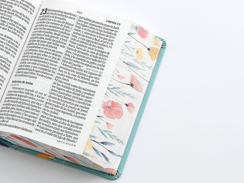 Cargue la imagen en el visor de la galería, Biblia RVR 1960, Tamaño portátil, Letra Grande, imitación piel turquesa con flores
