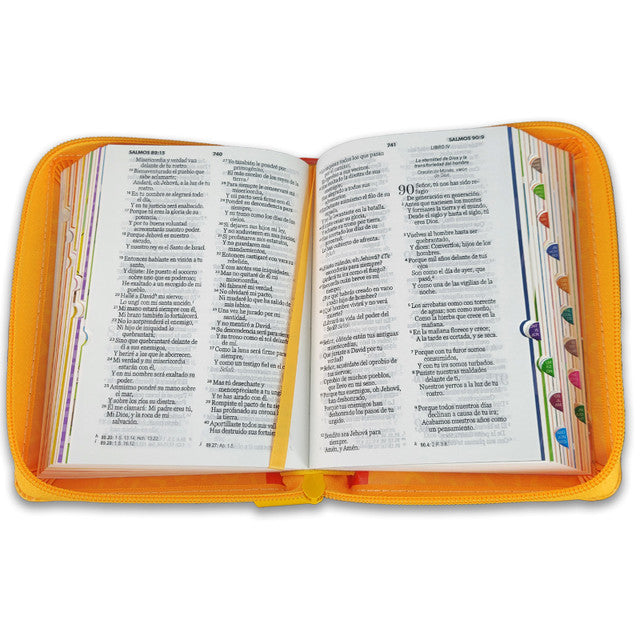 Cargue la imagen en el visor de la galería, Biblia para niños de bolsillo Mi gran viaje RVR 1960, con índice, Cierre zíper, imitación piel naranja
