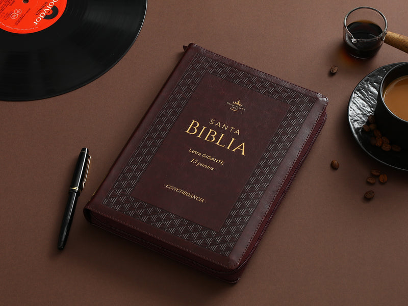 Cargue la imagen en el visor de la galería, Biblia RVR 1960, Letra Gigante, Cierre zíper, con índice, imitación piel café
