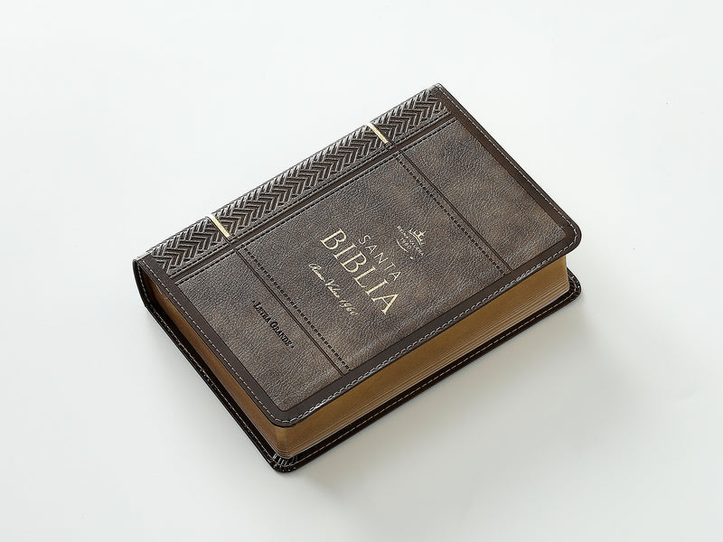 Cargue la imagen en el visor de la galería, Biblia RVR 1960, Tamaño portátil, Letra Grande, imitación piel café mocha
