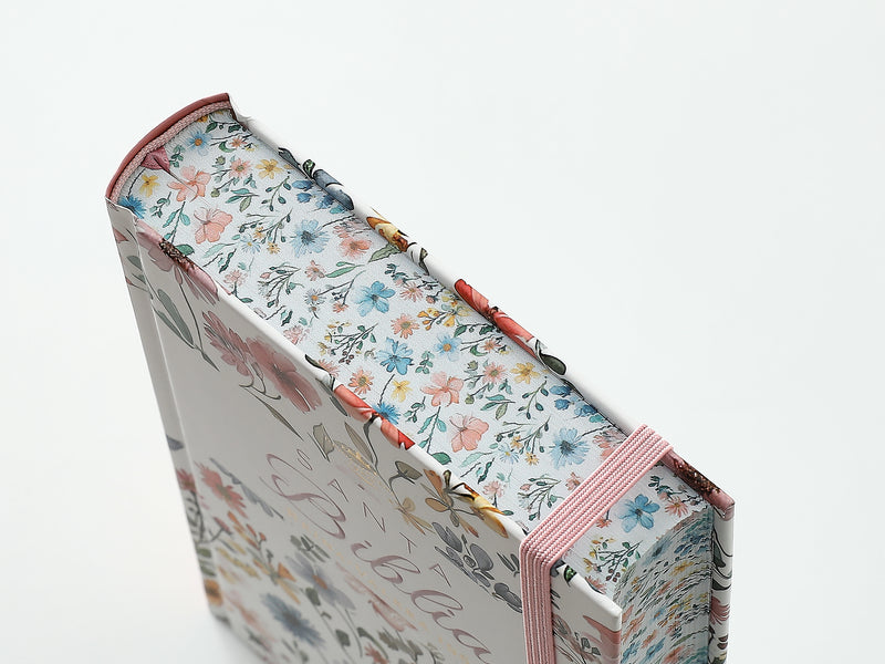 Cargue la imagen en el visor de la galería, Biblia RVR 1960, Tamaño Manual, Letra Grande, tapa dura con elástico Primavera
