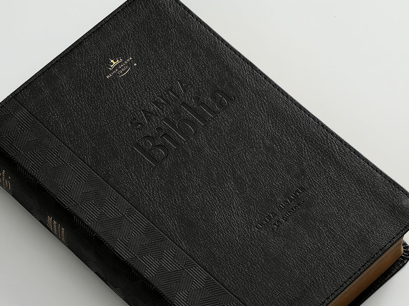 Cargue la imagen en el visor de la galería, Biblia RVR 1960, Tamaño manual, Letra Gigante, imitación piel negro

