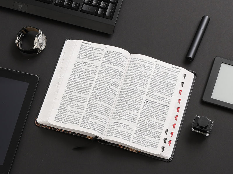 Cargue la imagen en el visor de la galería, Biblia RVR 1960, Tamaño Manual, Letra Grande, con índice, imitación piel Trigo
