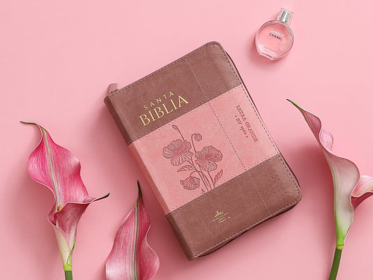 Biblia RVR 1960, Tamaño portátil, Cierre zíper, con índice, Letra Grande, imitación piel rosada con flores