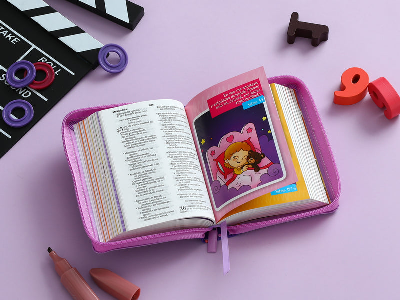 Cargue la imagen en el visor de la galería, Biblia para niños de bolsillo Mi gran viaje RVR 1960, Cierre zíper, imitación piel lila
