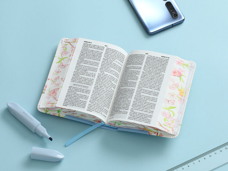 Cargue la imagen en el visor de la galería, Biblia de Bolsillo RVR 1960, imitación piel celeste flores y pájaros
