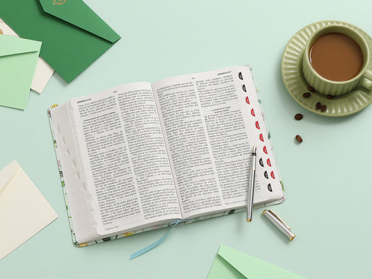 Biblia RVR 1960, Tamaño Manual, Letra Grande, con índice, imitación piel celeste flores