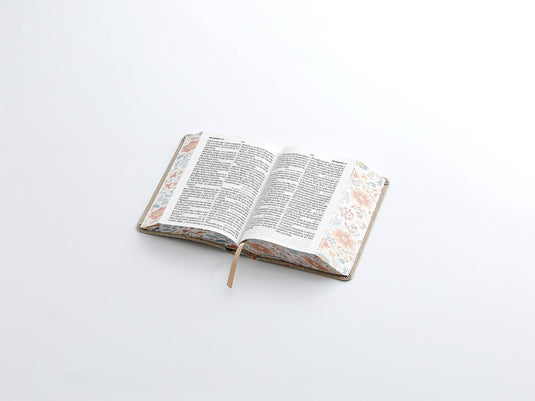 Biblia RVR 1960, Tamaño portátil, Letra Grande, imitación piel café con flores