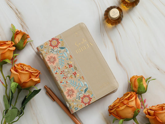 Biblia RVR 1960, Tamaño portátil, Letra Grande, imitación piel café con flores