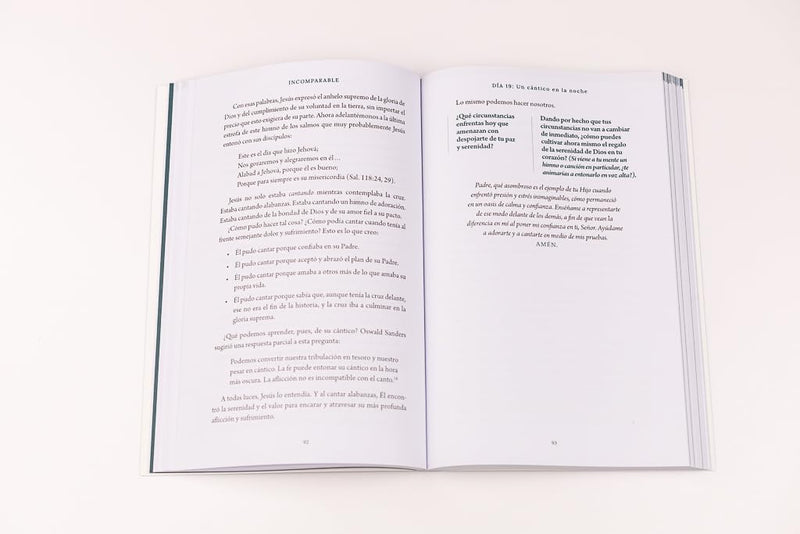 Cargue la imagen en el visor de la galería, Incomparable: 50 días con Jesús, devocional
