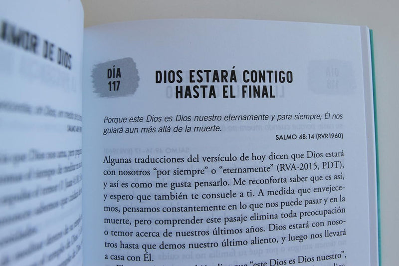 Cargue la imagen en el visor de la galería, Devocionales diarios de los salmos: 365 reflexiones para todos los días

