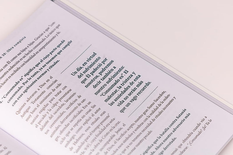 Cargue la imagen en el visor de la galería, Incomparable: 50 días con Jesús, devocional
