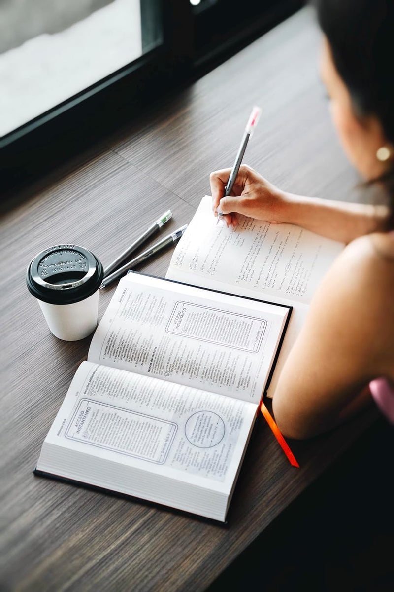 Cargue la imagen en el visor de la galería, Biblia de Estudio para Jóvenes NBLA, Tapa dura, Comfort Print
