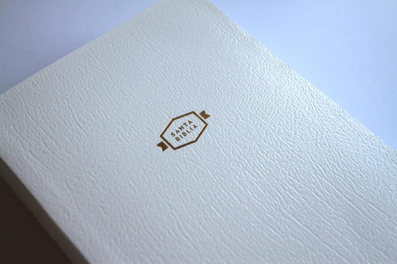Cargue la imagen en el visor de la galería, Biblia RVR 1960 para regalos y premios, imitación piel blanca
