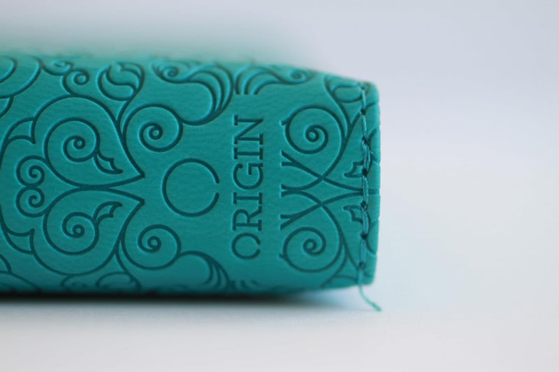Cargue la imagen en el visor de la galería, KJV Holy Bible, Large Print, Zipper, Aquamarine Premium Imitation Leather (Biblia en inglés)
