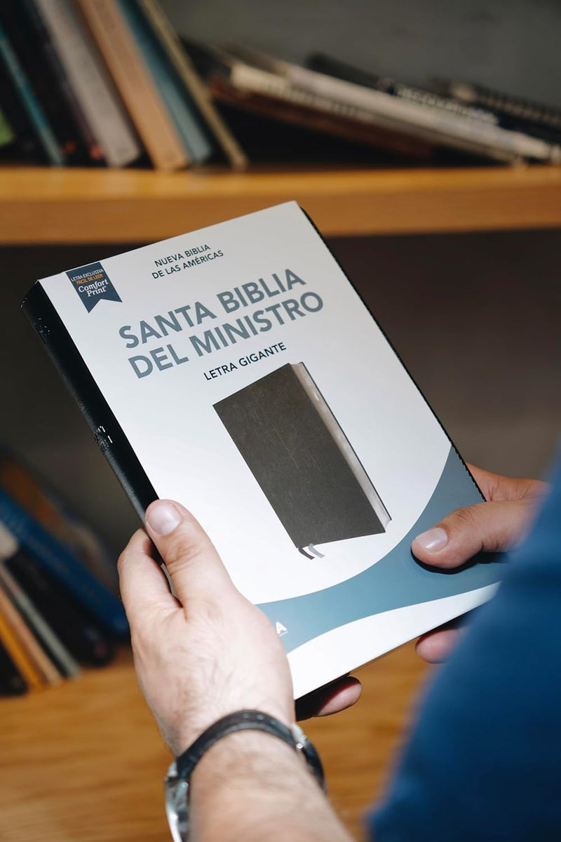 Cargue la imagen en el visor de la galería, Biblia del Ministro NBLA, Letra Gigante, Leathersoft, Negra, Comfort Print
