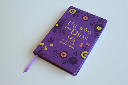 Un año con Dios: 365 devocionales para la mujer