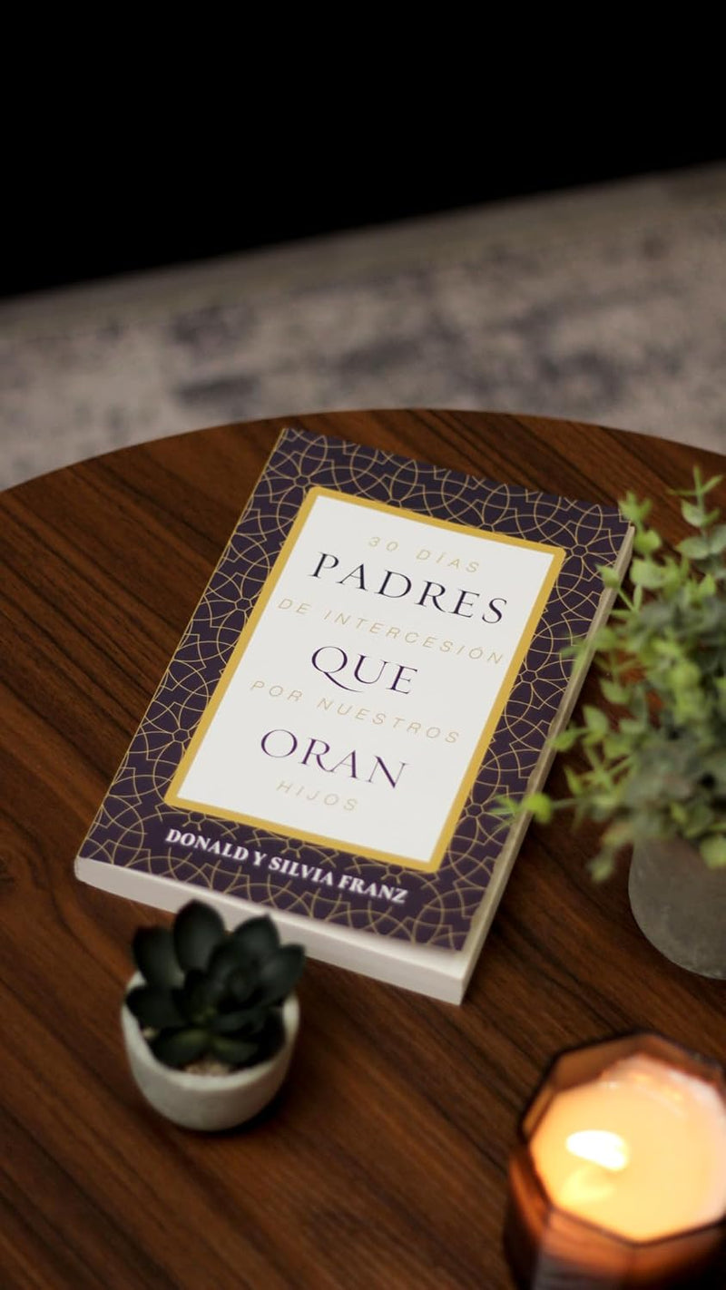 Cargue la imagen en el visor de la galería, Padres que oran: 30 días de intercesión por nuestros hijos
