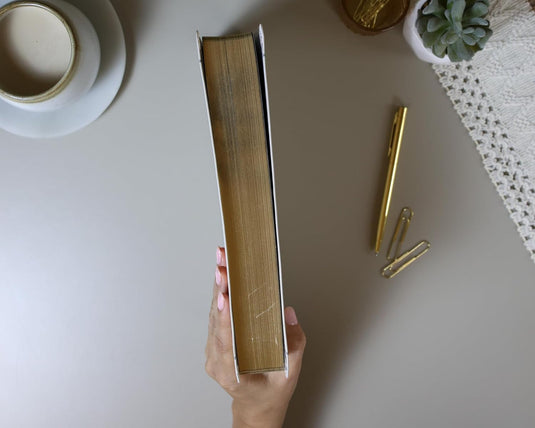 Biblia de Promesas Devocional Virtuosa RVR 1960, Virtuosa, Letra Gigante, piel especial crema Tulipán