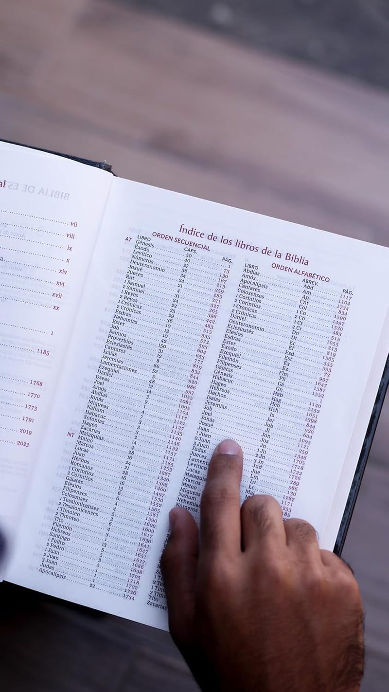 Cargue la imagen en el visor de la galería, Biblia de estudio de la Vida Plena RVR 1960, Edición clásica, Tapa dura negra
