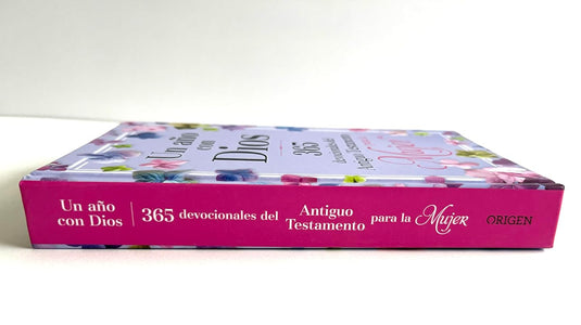 Un año con Dios: 365 devocionales del Antiguo Testamento para la Mujer