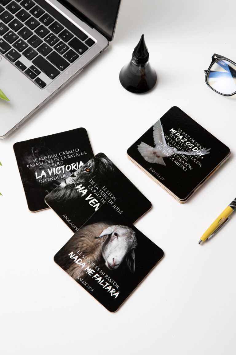 Cargue la imagen en el visor de la galería, Pack de 6 posavasos animales con versículos bíblicos
