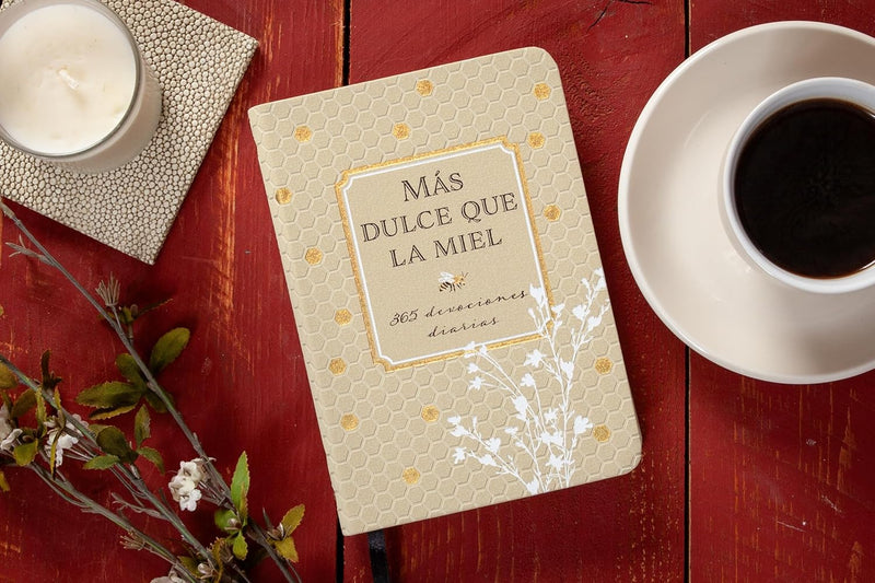 Cargue la imagen en el visor de la galería, Más dulce que la miel: 365 devociones diarias
