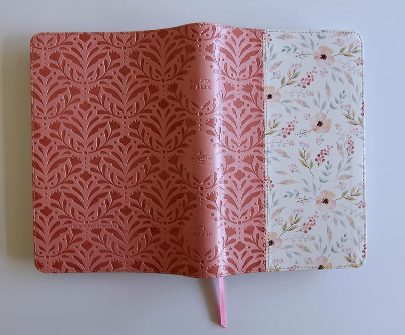 Cargue la imagen en el visor de la galería, Biblia RVR 1960, Tamaño Manual, Letra Gigante, símil piel rosada flores
