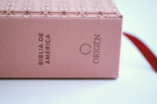 Biblia Católica, Letra Grande, Tapa dura/tela rosada con flores