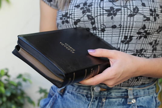 Biblia Católica, Tamaño personal, Leathersoft, Negra, Cierre zíper, Comfort Print