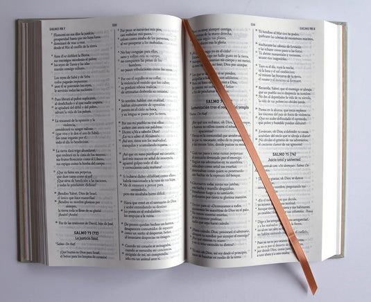 Biblia de Jerusalén Latinoamericana, tapa dura, edición clásica color arena