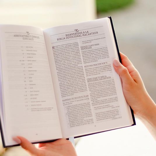 Biblia devocional MacArthur NBLA, Tapa dura
