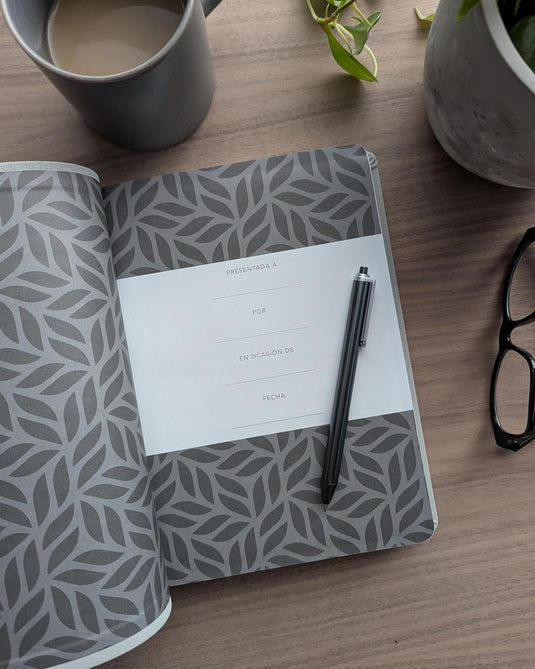 Biblia valor premium NTV con Filament, Letra Grande, SentiPiel gris