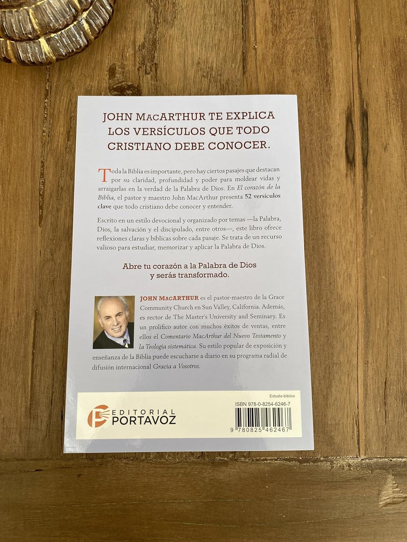 Cargue la imagen en el visor de la galería, El corazón de la Biblia
