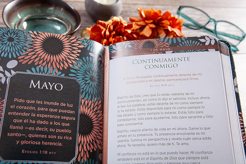 Cargue la imagen en el visor de la galería, 365 Oraciones de poder para mujeres: Devocional
