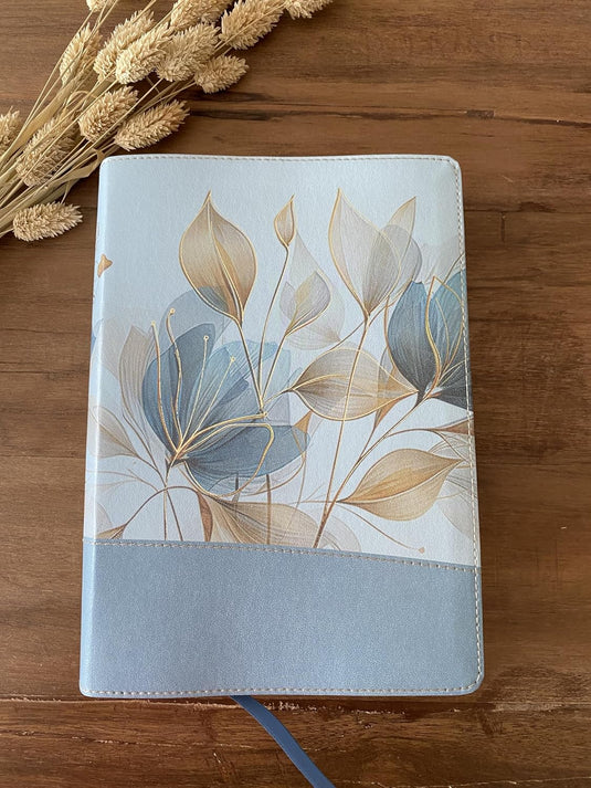 Biblia de la Mujer Conforme al Corazón de Dios RVR 1960, edición pétalos