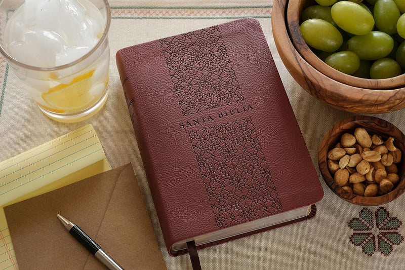 Cargue la imagen en el visor de la galería, Santa Biblia NTV, Edición compacta, letra grande
