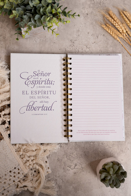 Libreta El poder de la mujer que ora: Una vida rendida al Espíritu