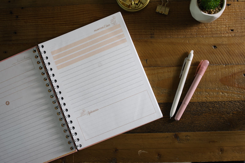 Cargue la imagen en el visor de la galería, Libreta reflexiones, oraciones y enseñanzas, tapa dura rosa
