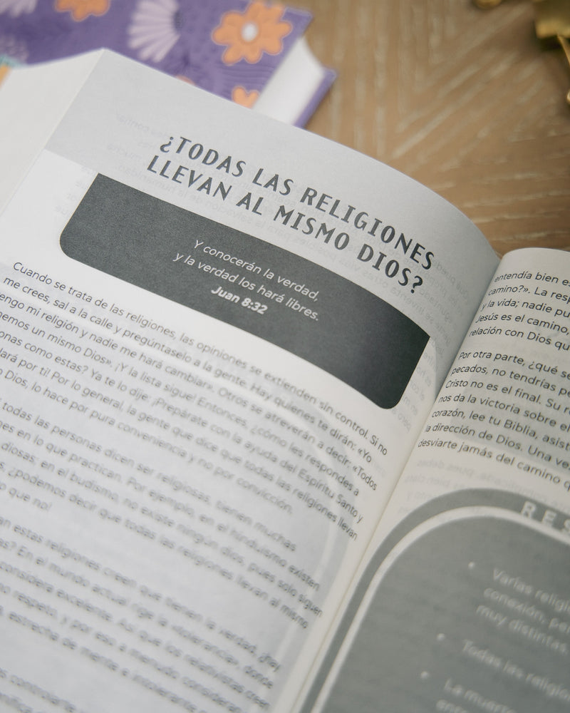 Cargue la imagen en el visor de la galería, Biblia de promesas para mujeres jóvenes NTV, tapa dura
