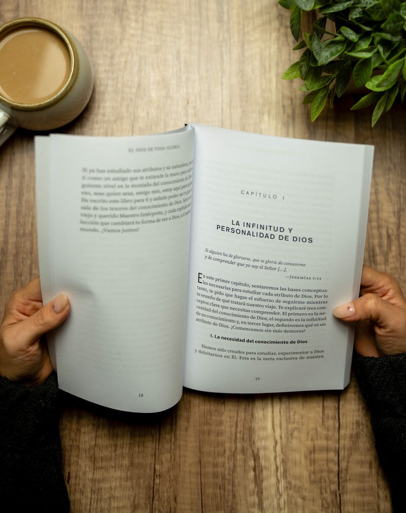 Cargue la imagen en el visor de la galería, El Dios de toda gloria
