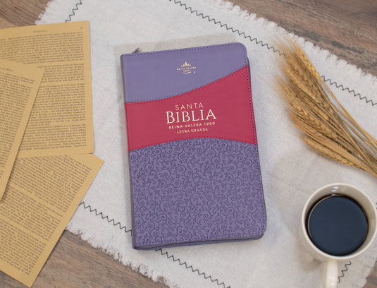 Biblia RVR 1960, Tamaño manual, Cierre zíper, Letra Grande, imitación piel bitono morada